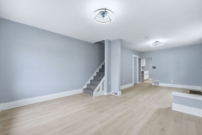 Building Photo - Three bedroom available for an immediate move in!