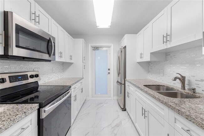 Building Photo - 1030 9th St