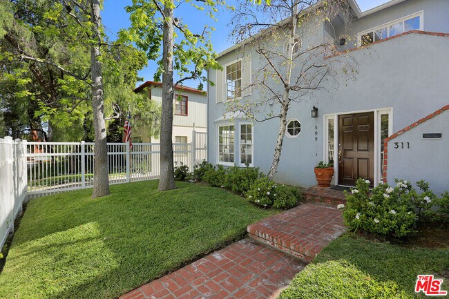 Building Photo - 311 S Church Ln