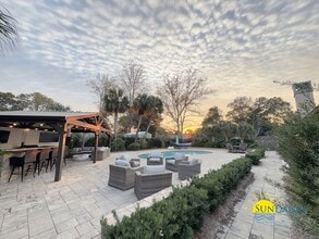 Building Photo - Exquisite Designer Home in Central Fort Walton Beach