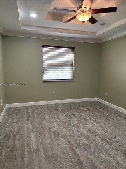 Building Photo - 6543 Hidden Cove Dr