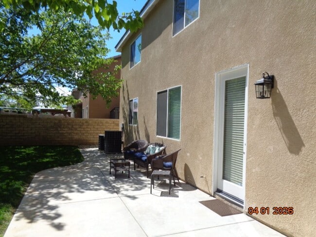 Building Photo - Spacious Quartz Hill 2 Story Home Offering 3663 sq. ft. and was Built in 2004