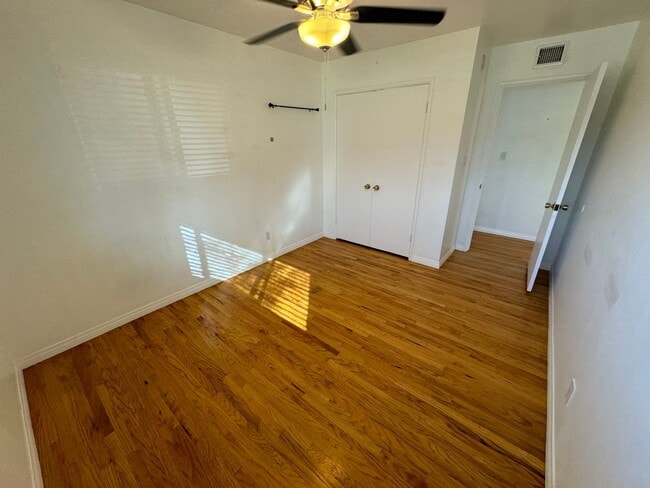 Building Photo - 3 Bedroom Single Level Home in Foothills o...
