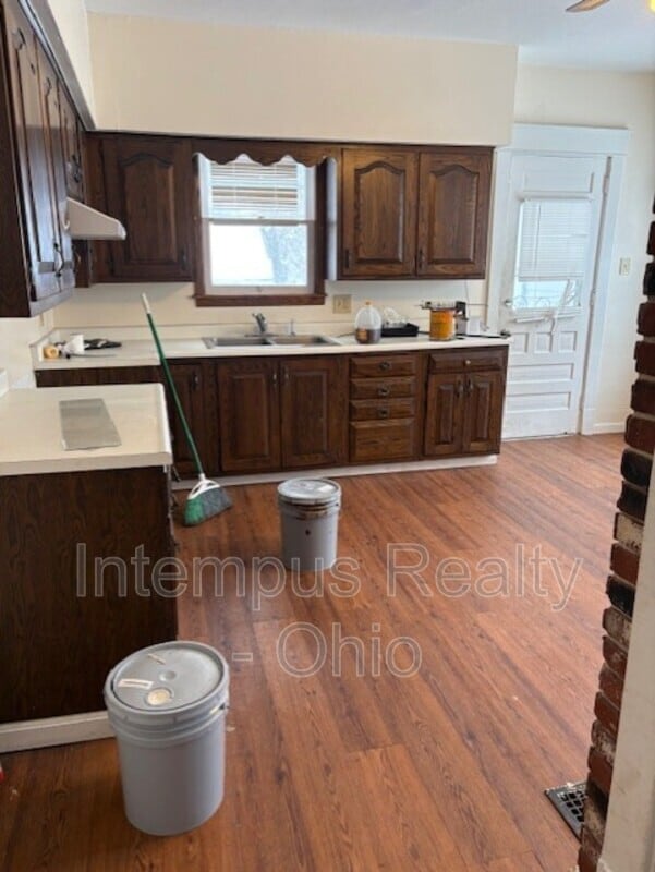 Building Photo - 241 Sexton St