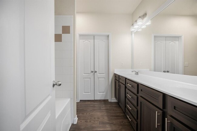 Building Photo - 501 E Stassney Ln