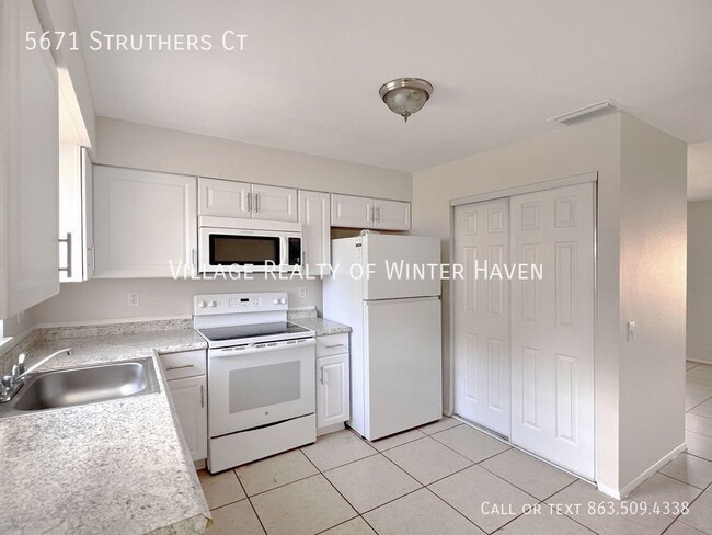 Building Photo - Charming 2-Bedroom, 1-Bathroom Duplex for ...