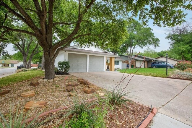 Building Photo - 2508 Aldford Dr