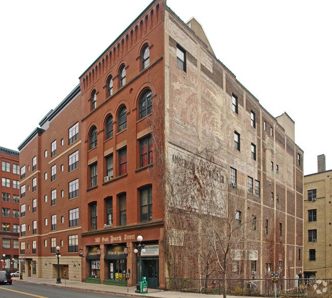 Building Photo - Hackett Block