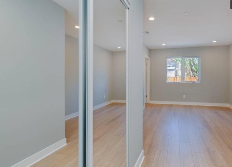Building Photo - 429 1/2 Heliotrope Dr