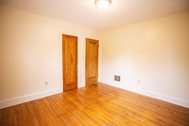 Building Photo - 3942 Torrance Dr