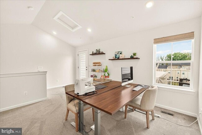 Building Photo - 22739 Tate St