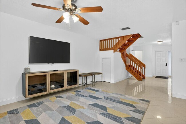 Building Photo - 3037 NW 48th Ave