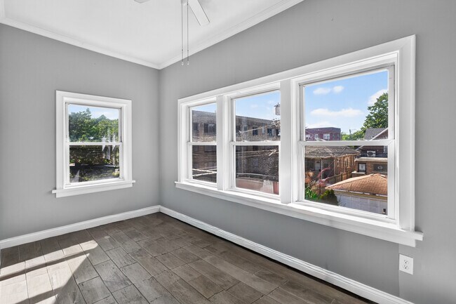 Building Photo - 7440 S Paxton Ave
