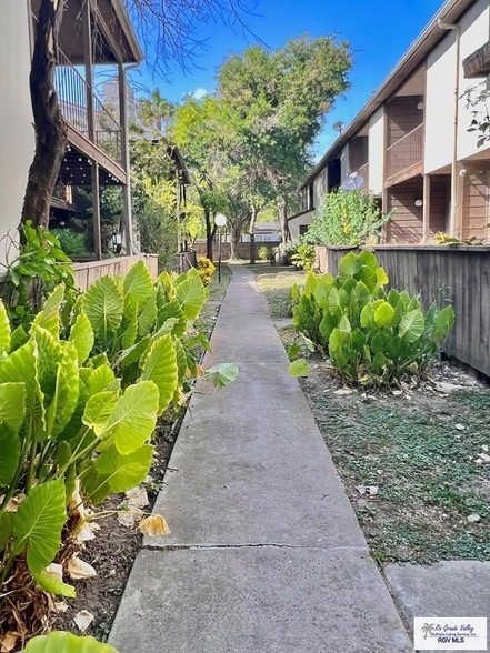 Building Photo - 2901 Central Blvd