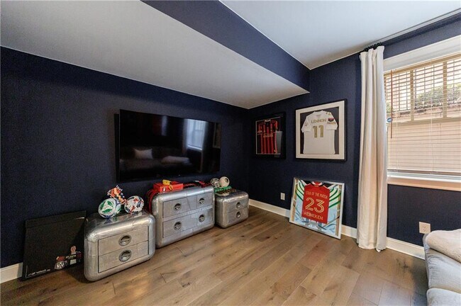 Building Photo - 4337 Parkside Pl