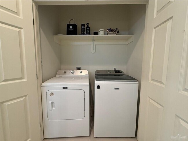 Building Photo - 26 S 6th St