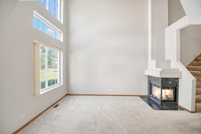 Building Photo - 951 Viewpoint Dr