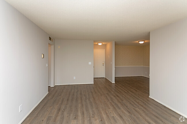 1BR, 1BA - 853SF - Charlton Park