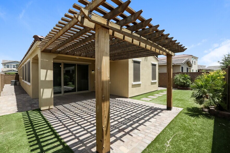 Building Photo - 10605 E Durant Dr