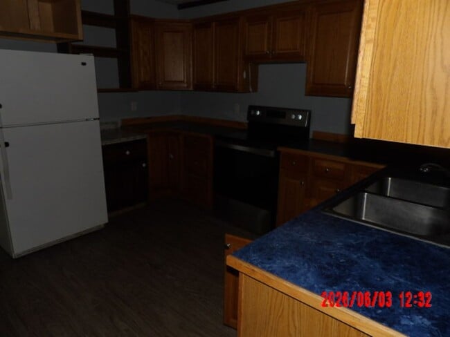 Building Photo - 3 bedroom house