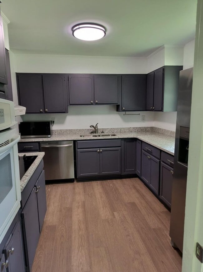 Building Photo - Fully Renovated 3 Bedroom, 2 Bath Home
