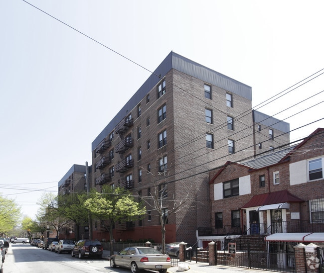 Primary Photo - 41-42 Elbertson St