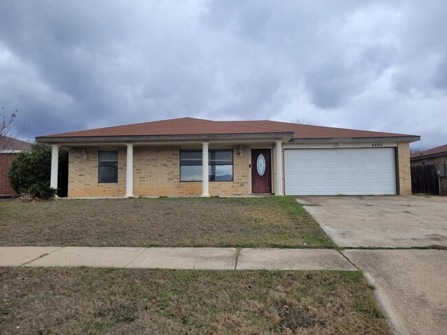 Building Photo - Newly Remodeled Single Family House