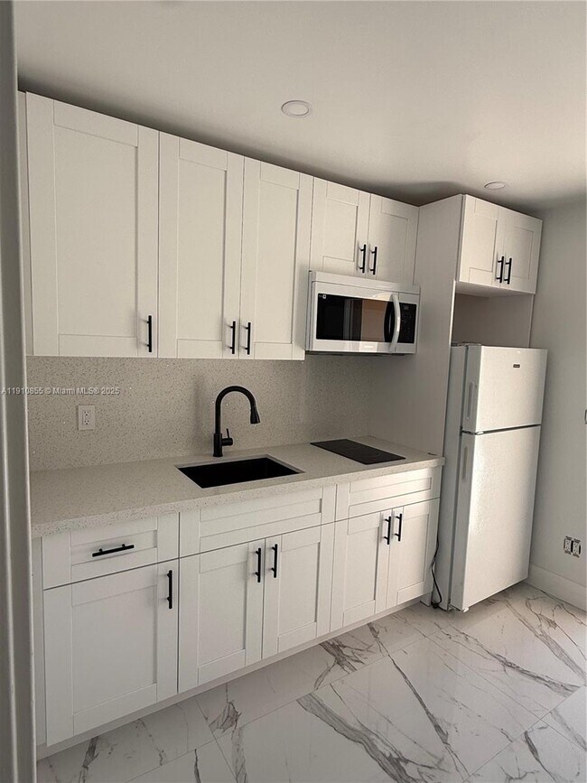 Building Photo - 9824 SW 26th Terrace