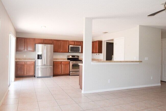 Building Photo - Four Bedroom Home at Waterford Trails in O...