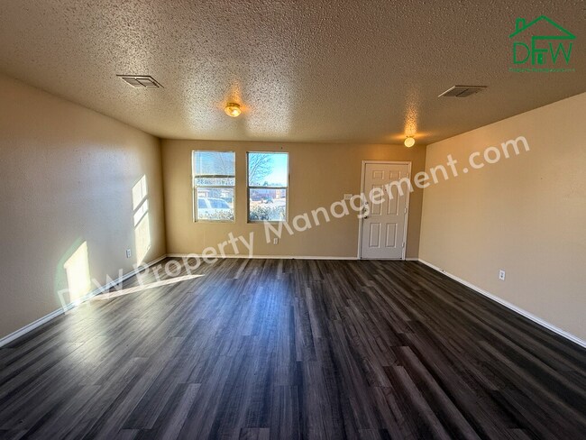 Building Photo - 2-Story 4 BR Home with Large Backyard & Game Room