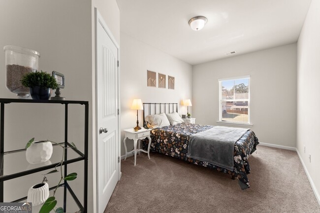 Building Photo - 128 Orange Cir