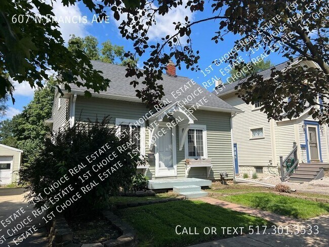 Building Photo - Charming 3-BDR 2-BTH House w/ Garage & Bas...