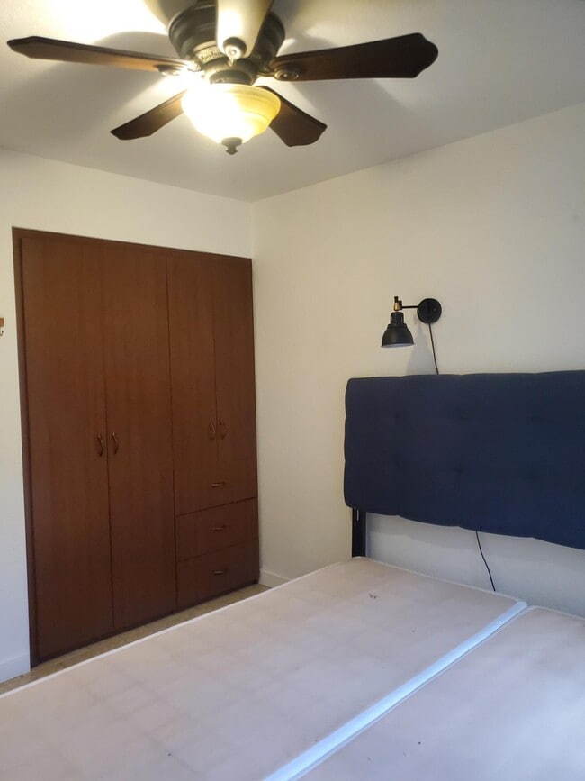 Building Photo - 2821 Los Felices Cir W