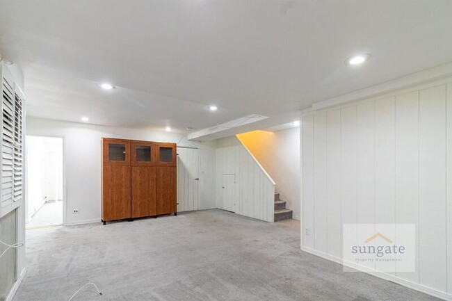 Building Photo - 16 Nunnery Ln