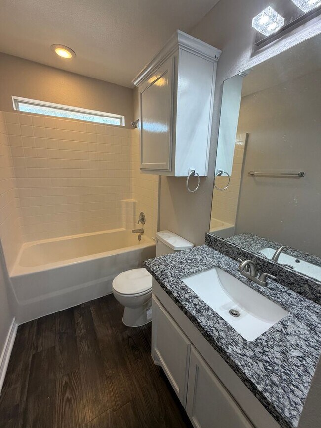 Building Photo - 2543 Pascal Ct