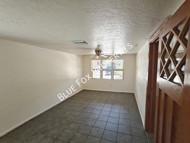 Building Photo - 275 E Norma Ln