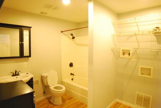 Building Photo - 655 36th St NE