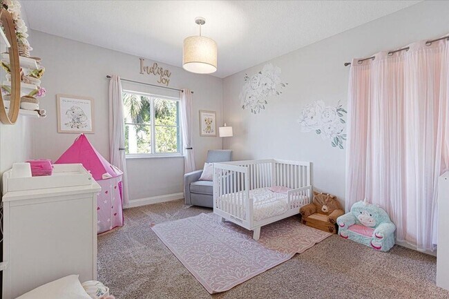 Building Photo - 2316 SW 127th Ave