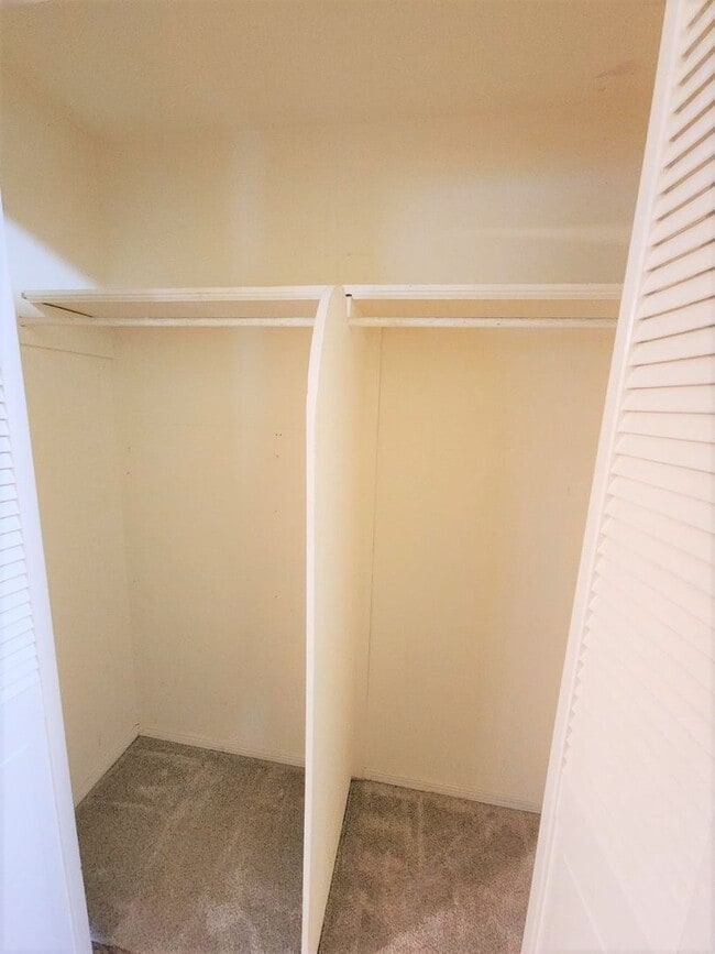 Building Photo - 3 Bed 1 Bath 1 Car in Bethany, OK PC Schools