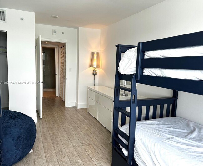 Building Photo - 90 Alton Rd