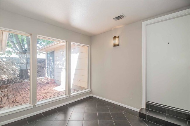 Building Photo - 4724 Washburn Ave