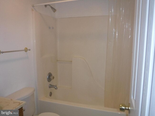 Building Photo - 12 S Main St