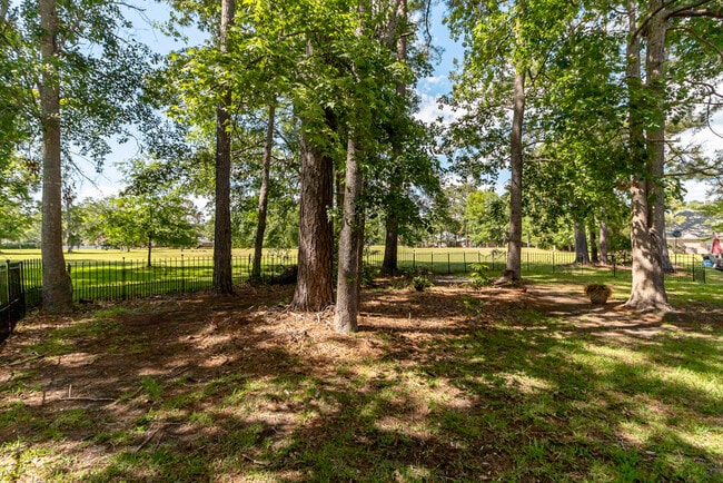 Building Photo - 626 Marsh View Dr