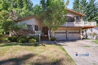 Building Photo - Hard to find 5 bedroom home in Tamoshan ne...