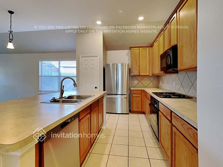Building Photo - 253 Hilltop Dr