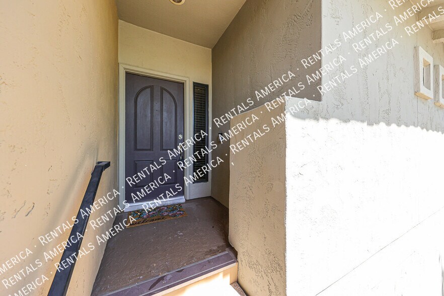 Building Photo - 21320 N 56th St