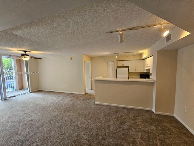 Building Photo - 2031 Renaissance Blvd