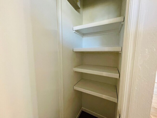 Building Photo - Current remolded home in Union School District