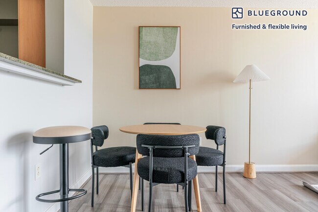 Building Photo - 4835 Cordell Ave