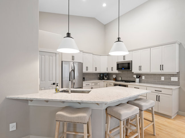 Building Photo - 1442 NE 18th Pl